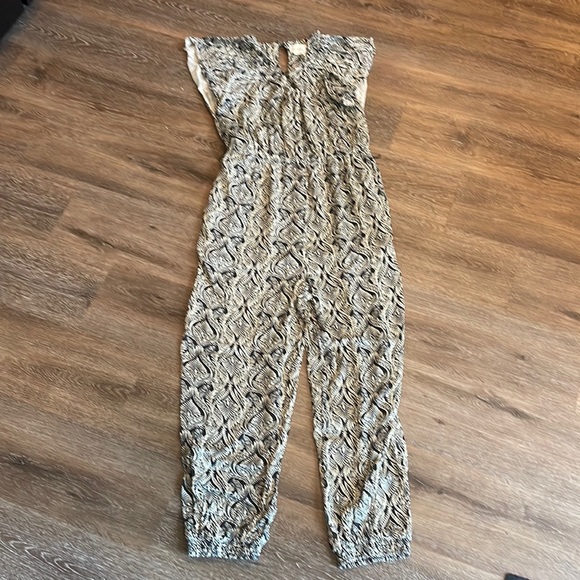 Romper - Picture 1 of 6